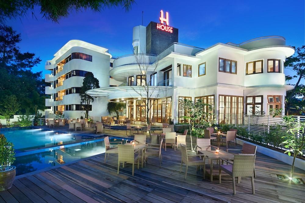 House Sangkuriang Hotel Bandung Kültér fotó