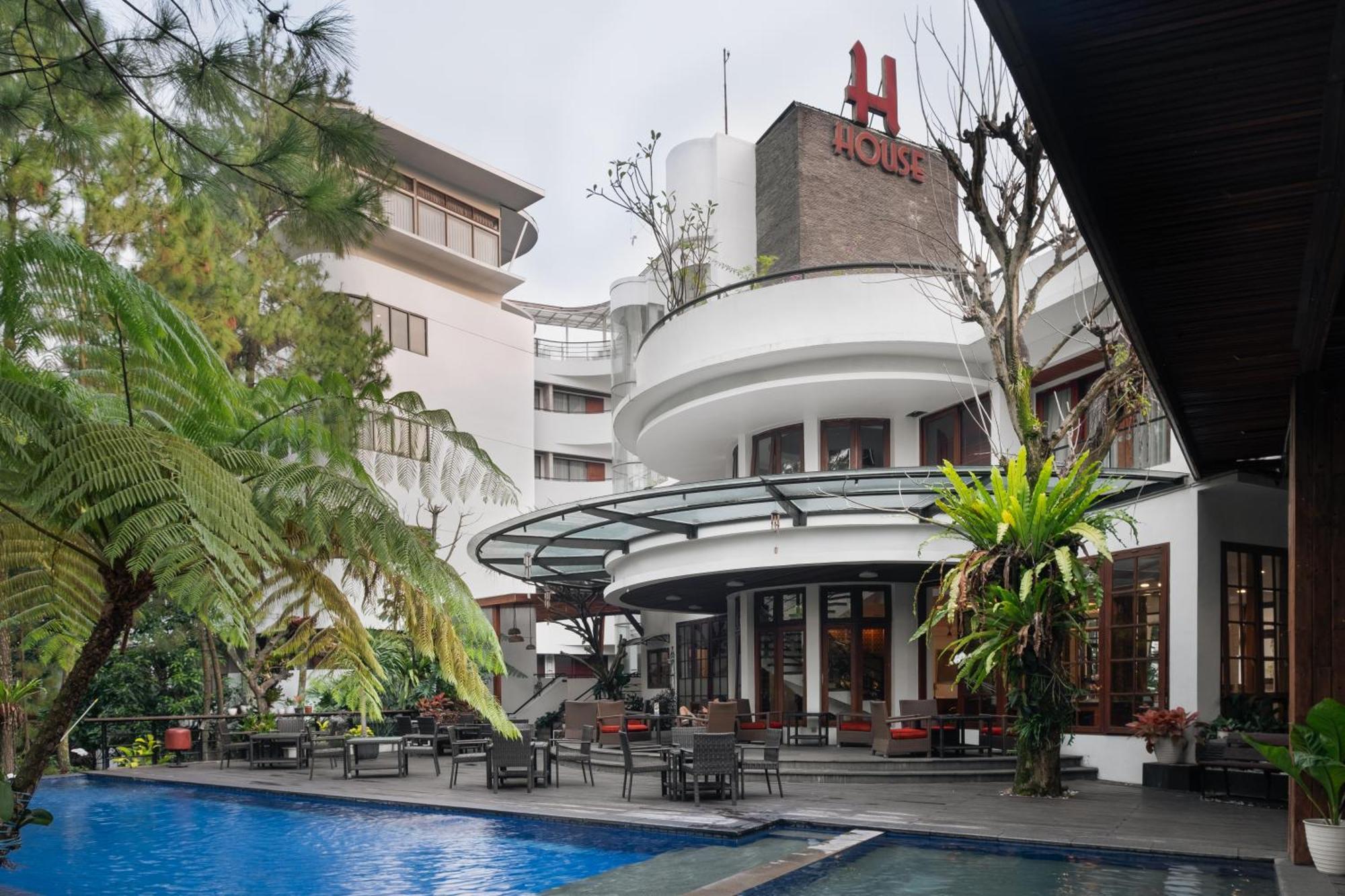 House Sangkuriang Hotel Bandung Kültér fotó