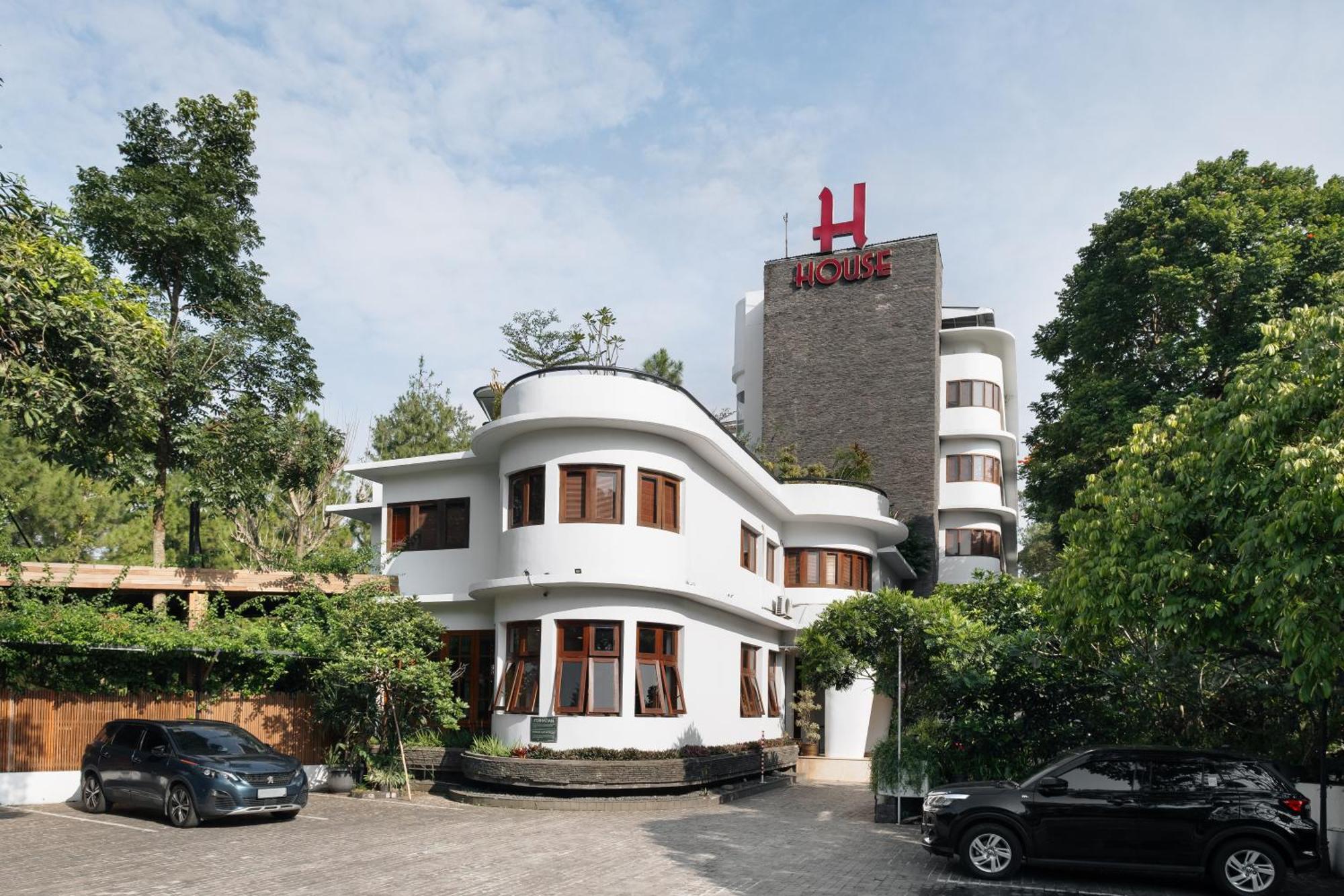 House Sangkuriang Hotel Bandung Kültér fotó