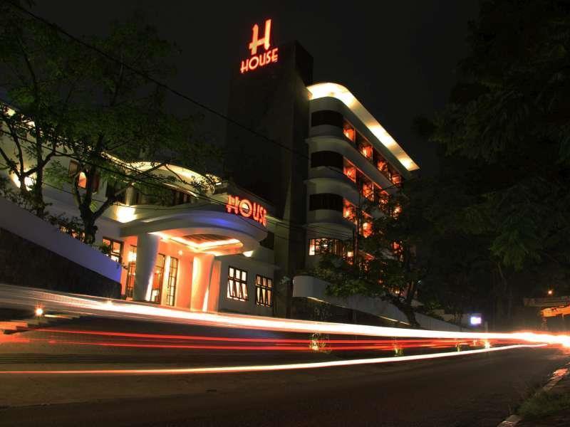 House Sangkuriang Hotel Bandung Kültér fotó