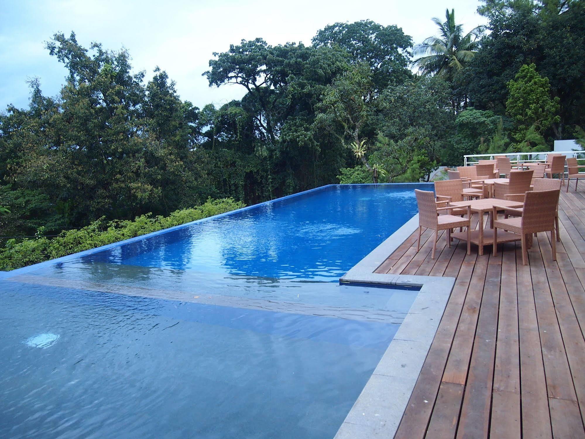 House Sangkuriang Hotel Bandung Kültér fotó